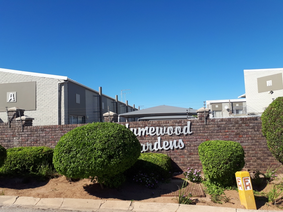 To Let 1 Bedroom Property for Rent in Humewood Eastern Cape